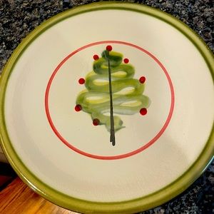 ADORABLE CHRISTMAS PLATES! 6 IN TOTAL!